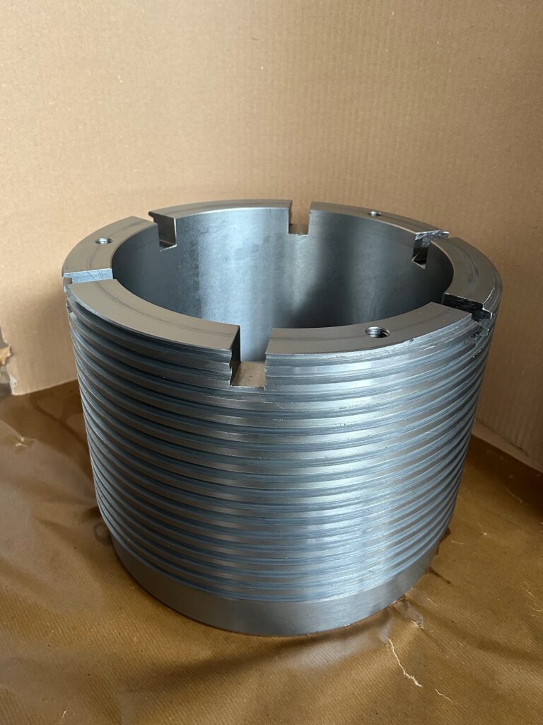 Pièce filetée de grand diamètre
